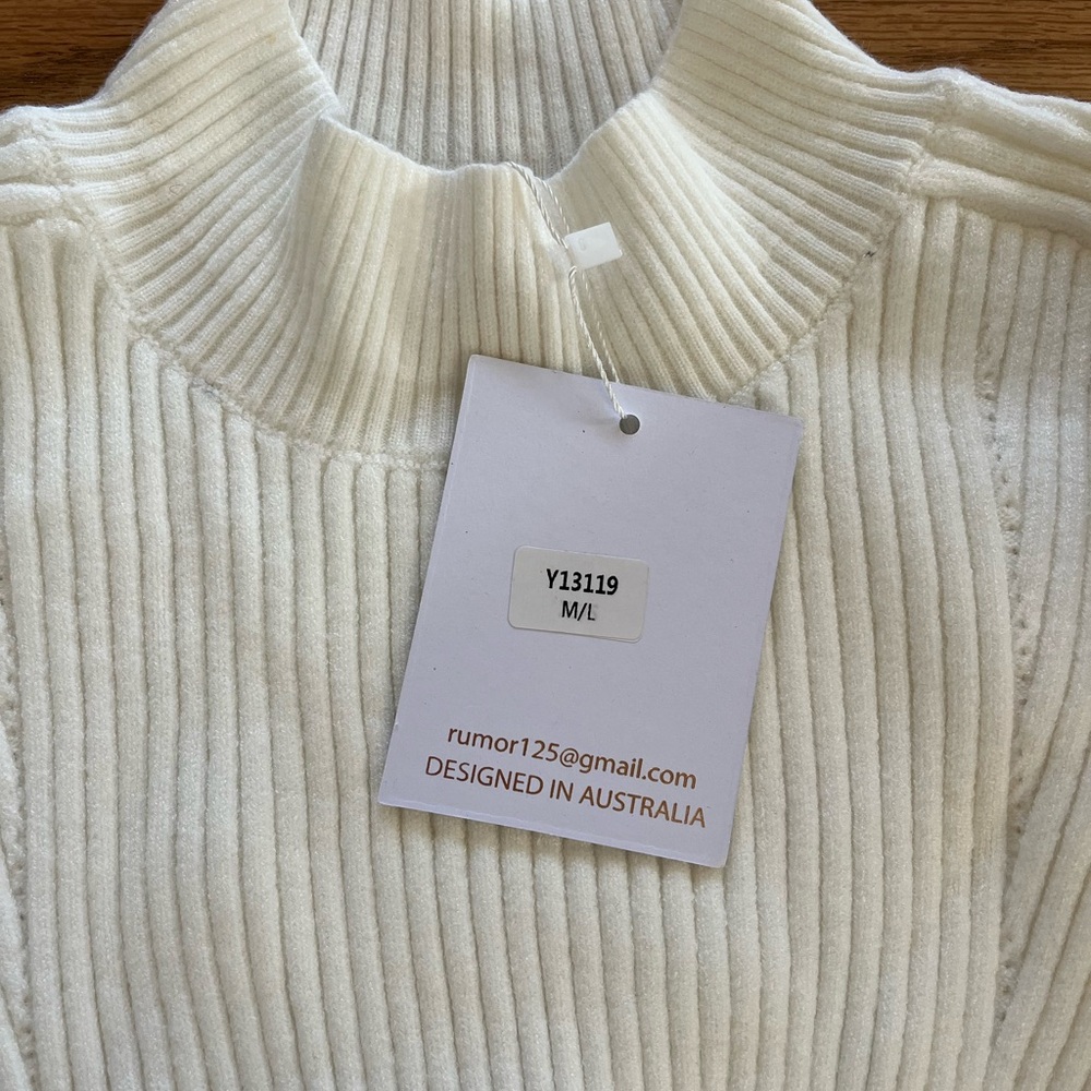 sweater - Picture 4 of 4